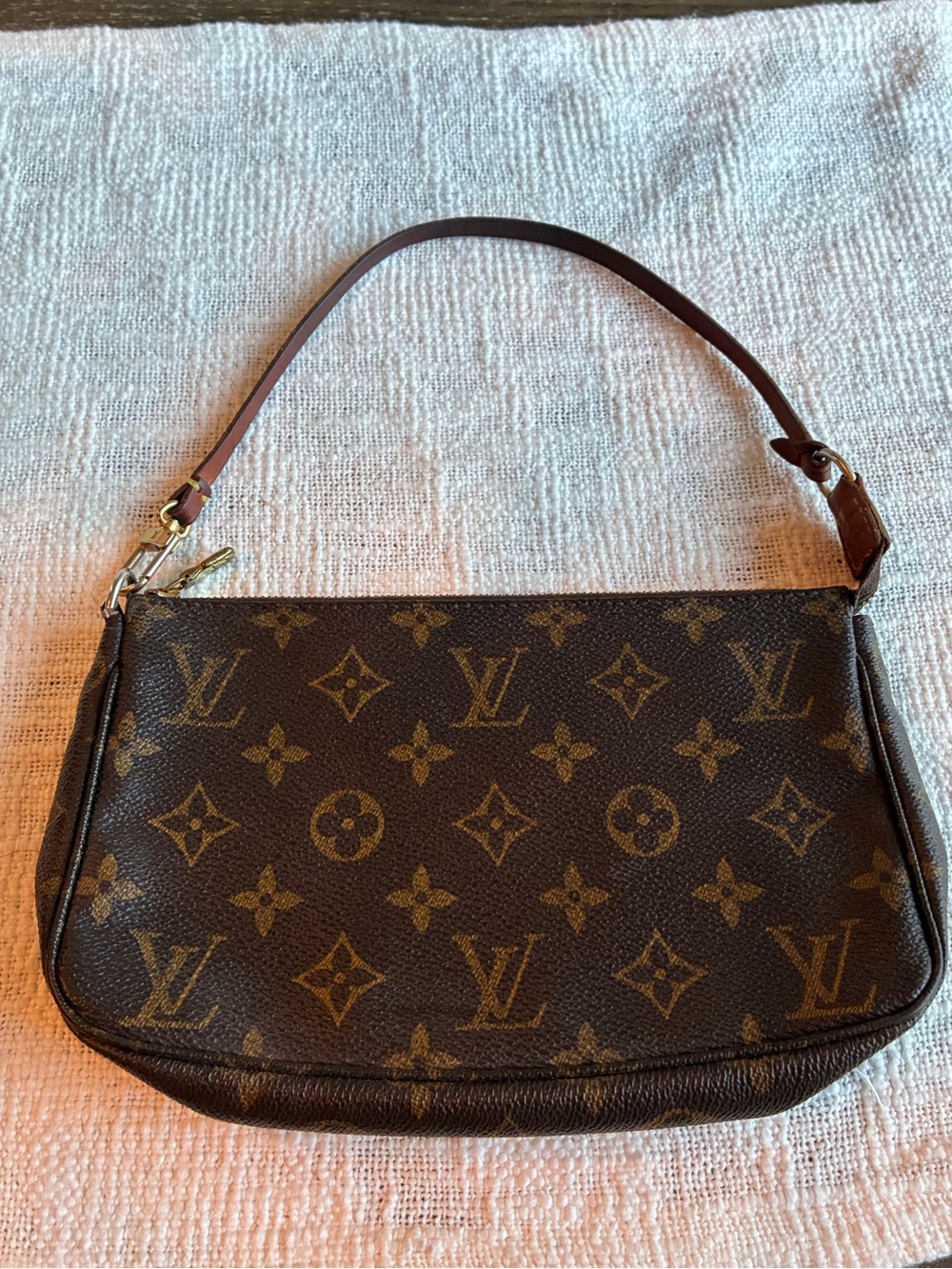 Louis Vuitton authentic monogram pouchette